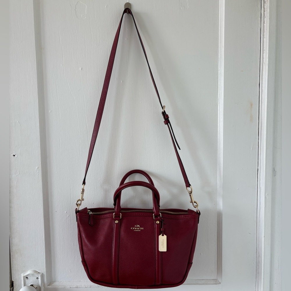 Beautiful Like-New Red Coach Purse With Crossbody Strap Pebble Leather Handbag - Picture 4 of 12